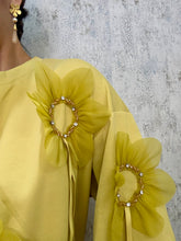 Load image into Gallery viewer, Giant Flowers Tshirt Dress
