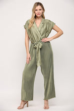 Load image into Gallery viewer, Pleated Shinny Collar Jumpsuit