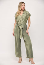 Load image into Gallery viewer, Pleated Shinny Collar Jumpsuit