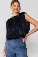 Load image into Gallery viewer, Sleeveless Cropped-Bubble Shirring Top