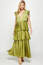 Load image into Gallery viewer, Sleeveless Pleated Layered Maxi Dress