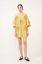 Load image into Gallery viewer, Giant Flowers Tshirt Dress