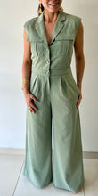 Load image into Gallery viewer, Shoulder Padded Sleeveless Tailored Jumpsuit