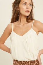 Load image into Gallery viewer, V-NECK TEXTURED WOVEN CAMI TOP