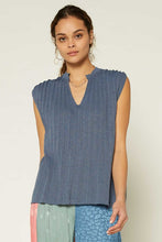 Load image into Gallery viewer, Split Neck Pleated Sleevless Sweater top