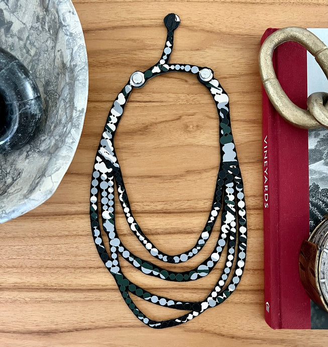 Madame Pearls Bold- Camouflage